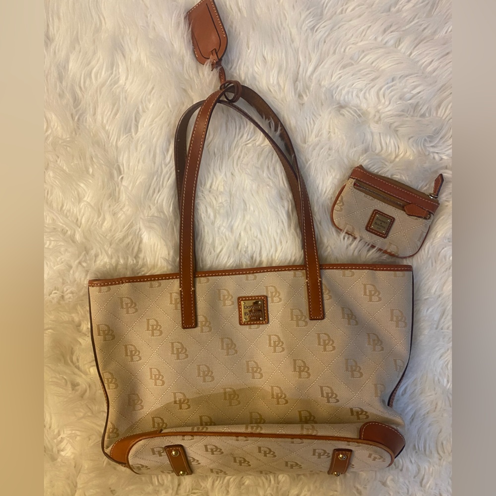 Dooney & Bourke shoulder bag and matching wallet ivory